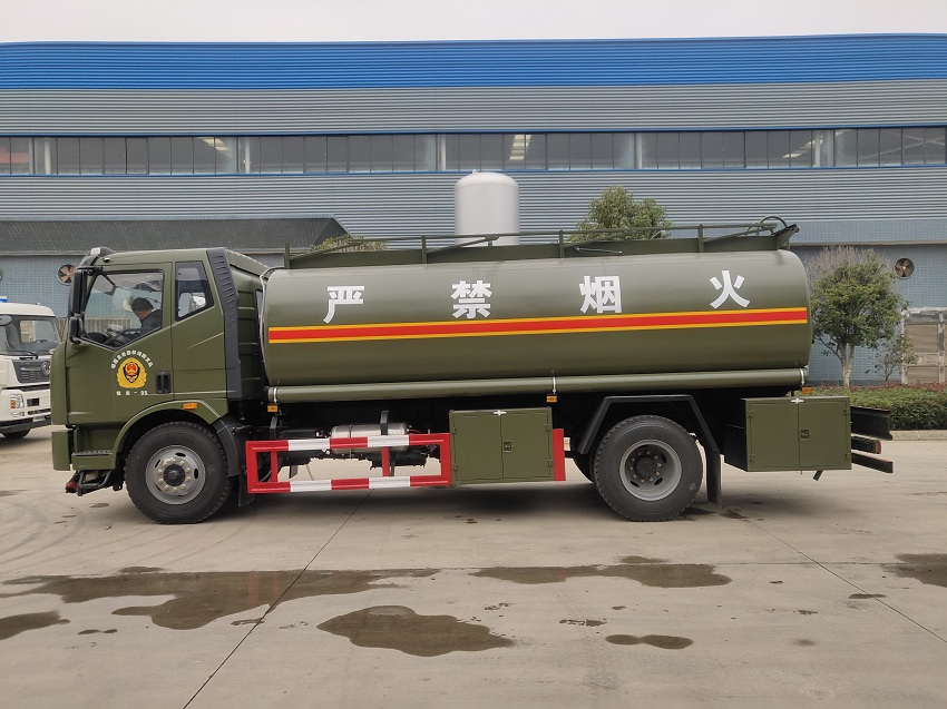部隊(duì)采購解放J6單橋14噸油罐車側(cè)面展示圖
