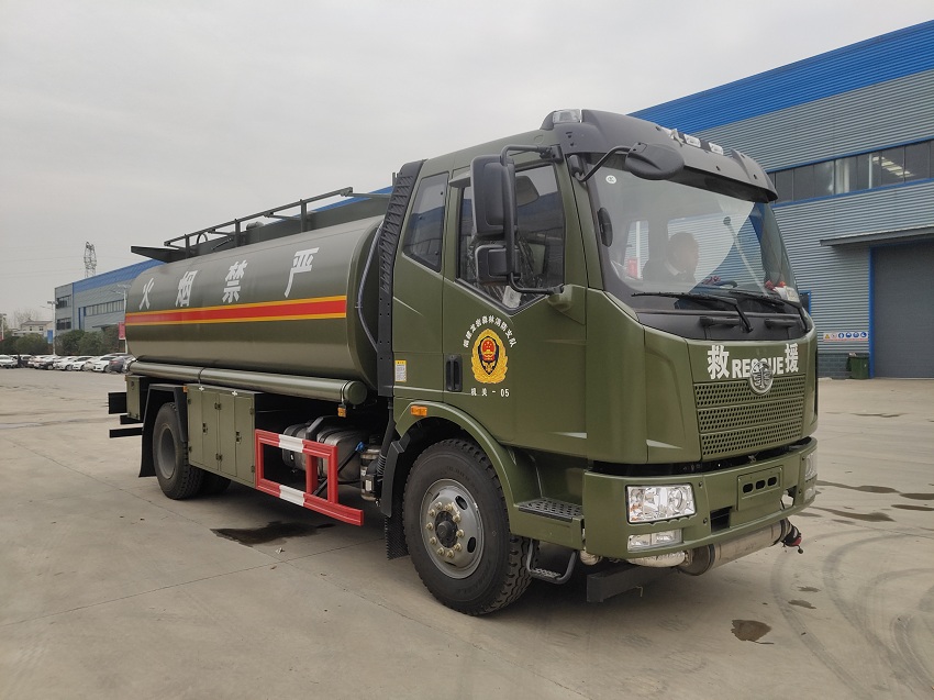 部隊(duì)采購解放J6單橋14噸油罐車側(cè)面展示圖片