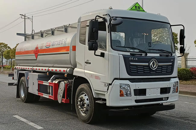 國六東風天錦10噸油罐車
